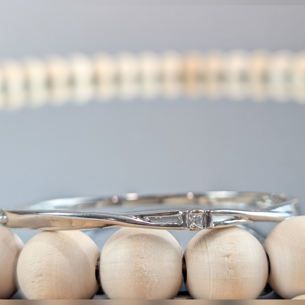 🔖 Silver Gemstone Bracelet